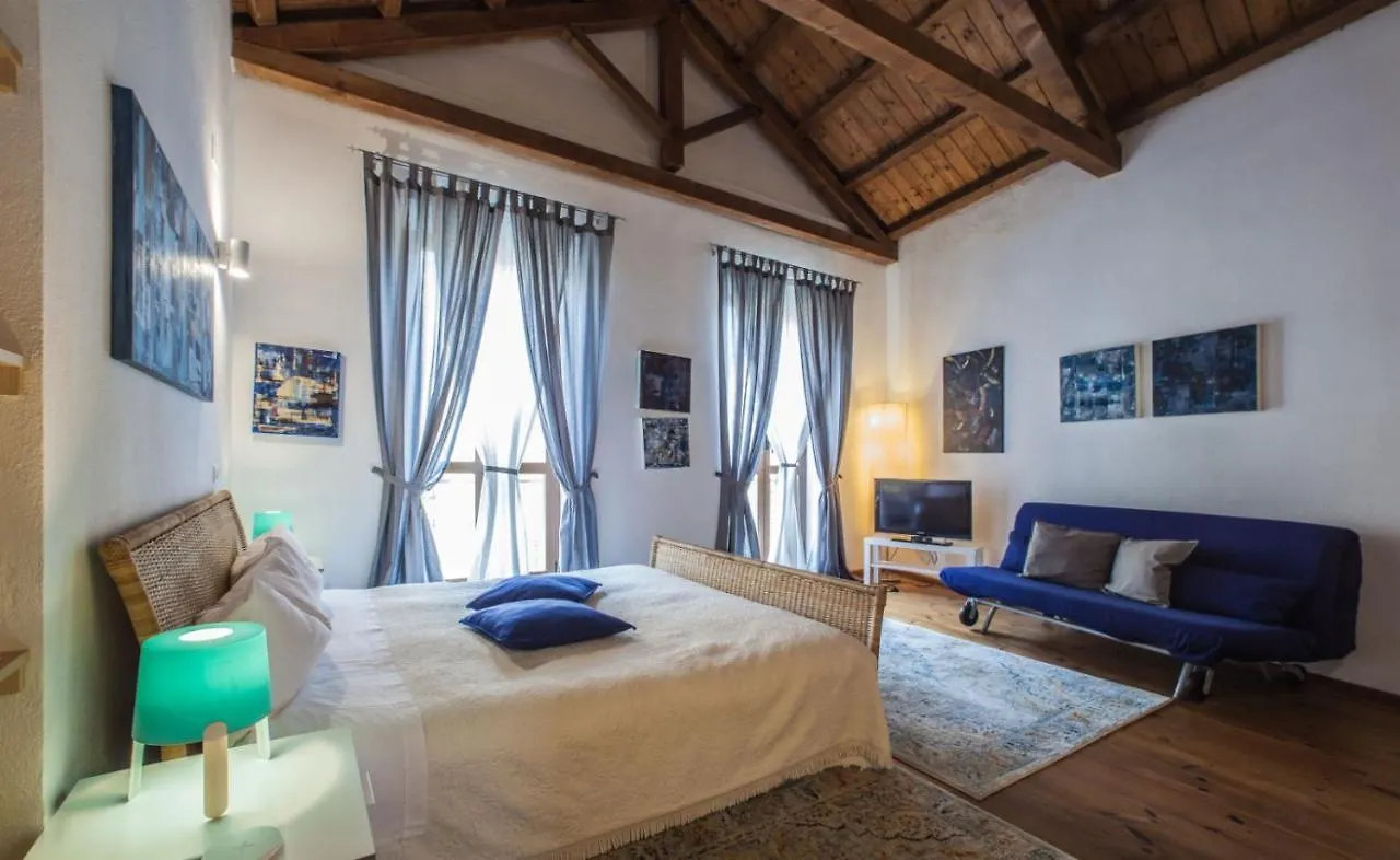 Studio Apartments Centro Storico Via Manno Cagliari Italia