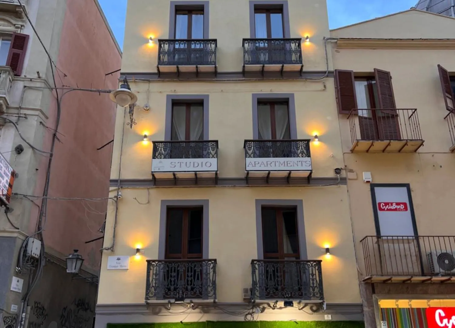 Studio Apartments Centro Storico Via Manno Cagliari Italia