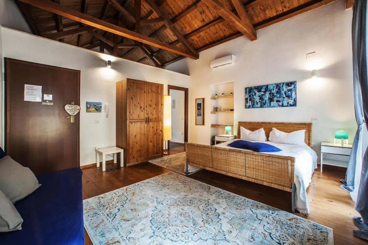 Studio Apartments Centro Storico Via Manno Cagliari