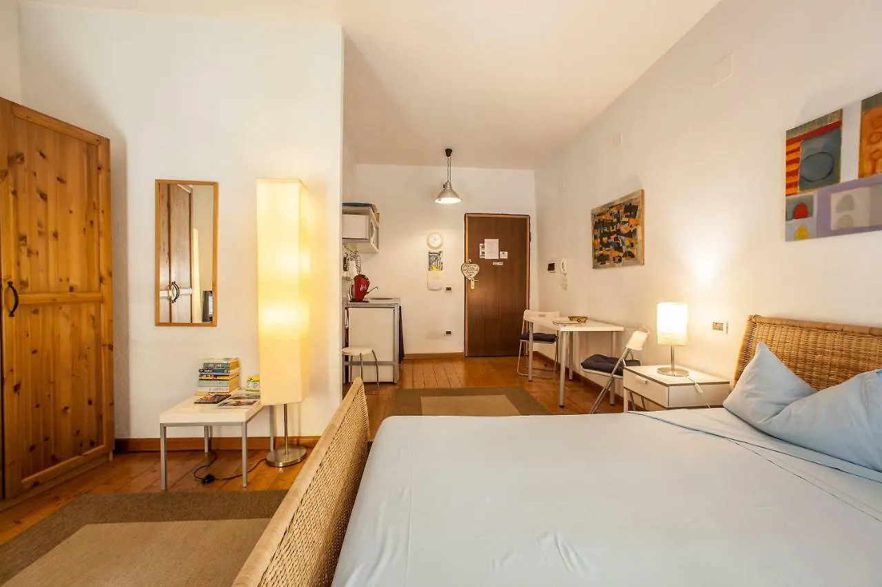 Studio Apartments Centro Storico Via Manno Cagliari Italia