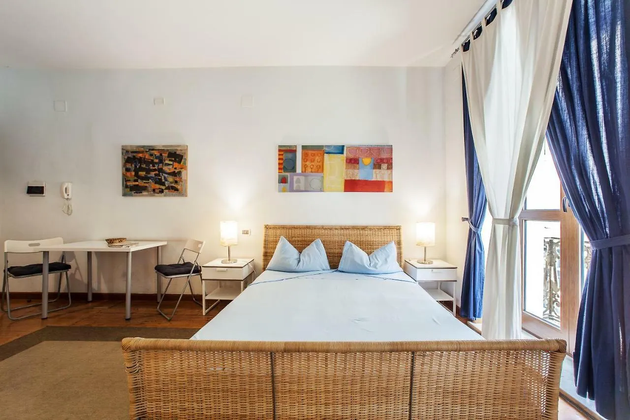 Studio Apartments Centro Storico Via Manno Cagliari